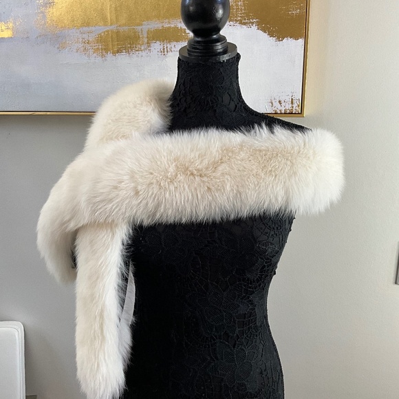 Furrari by Sarika Accessories - White Fox Fur Boa